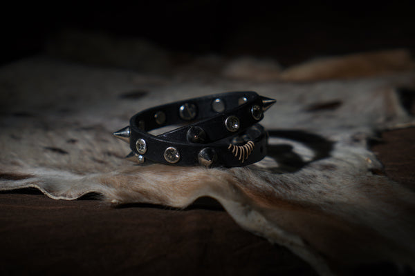 Dark Glimmer Sorcerer-[Choker-L-CH-05 (choker + bracelet)]